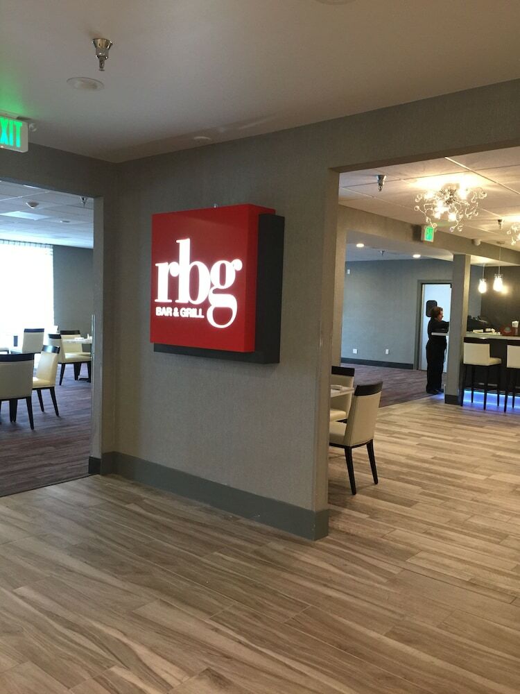 Radisson Hotel Oakland Airport