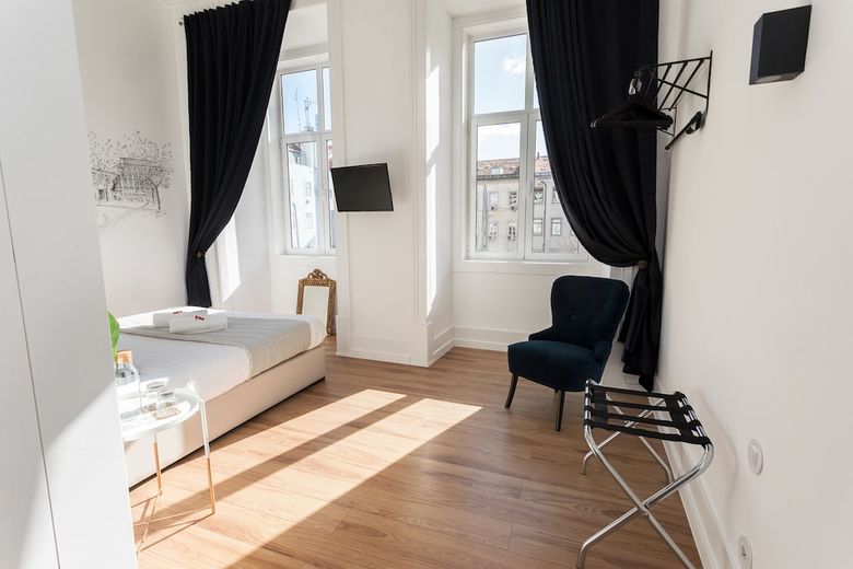 Hostal Lisbon Check-in Guesthouse