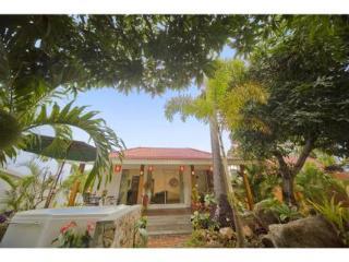 Hotel Paradise Island Estate