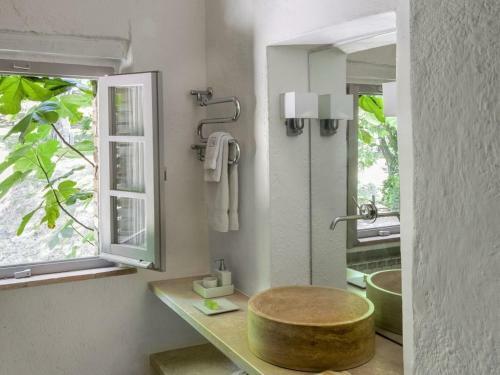 Castiglioncello Del Trinoro Villa Sleeps 10 Pool