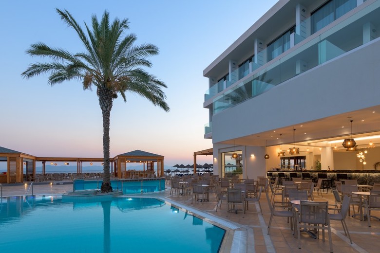 Hotel Avra Beach