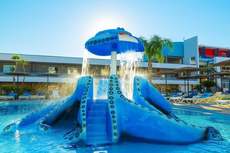 Hotel Dodeca Sea Resort