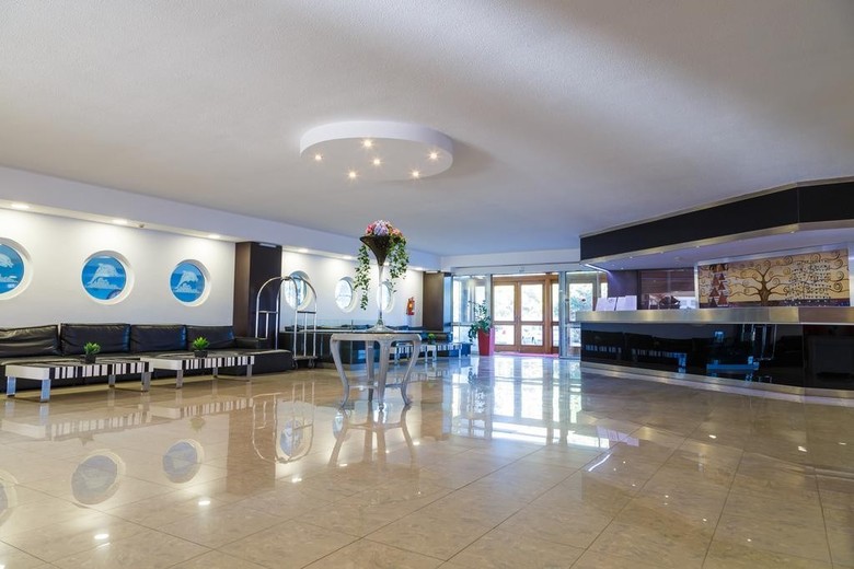 Hotel Dodeca Sea Resort