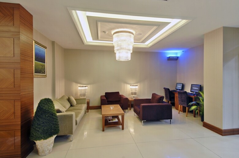 Tugcu Hotel Select