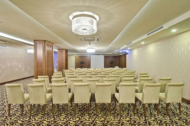 Tugcu Hotel Select