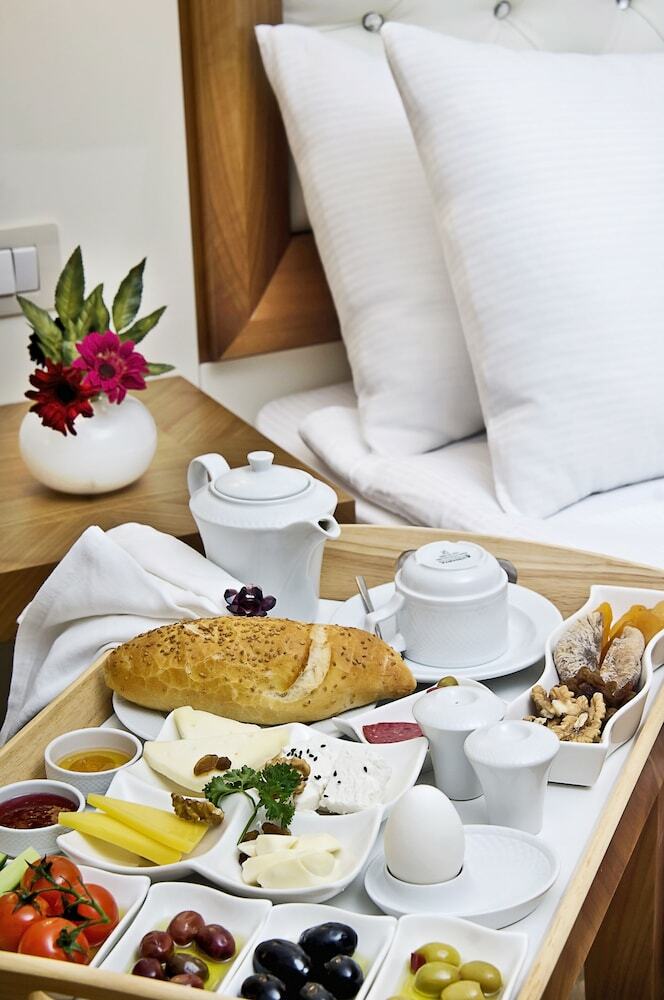 Tugcu Hotel Select