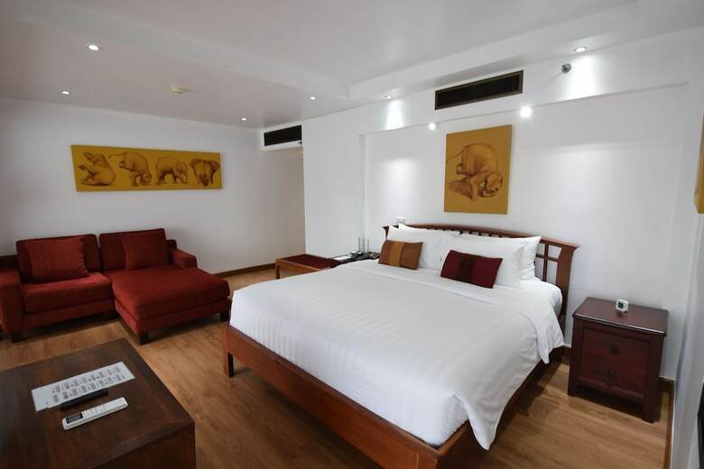 Hotel The Swiss Lodge