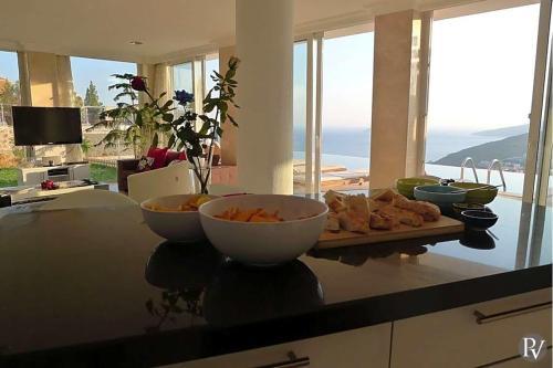 Kalkan Villa Sleeps 10 Pool Air Con Wifi
