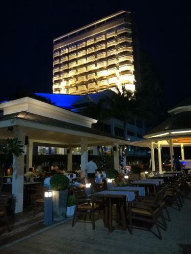 Grand Jomtien Palace Hotel