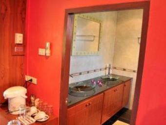 Hotel Baan Chayna Lounge Resort