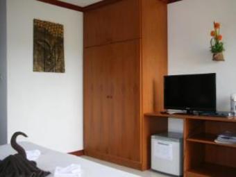 Hotel Baan Chayna Lounge Resort