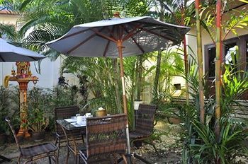 Hotel Baan Chayna Lounge Resort