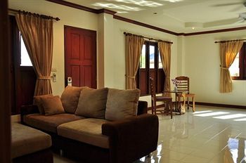Hotel Baan Chayna Lounge Resort