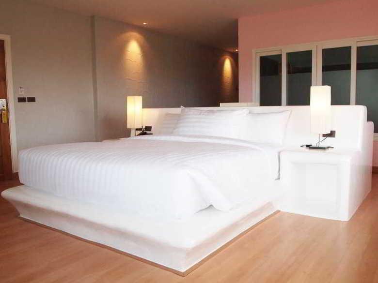 Hotel The Chalet Phuket Resort