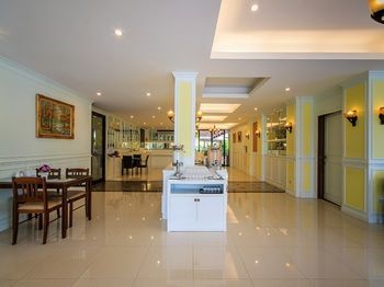 Tara Lake Airport Hotel