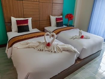 Tara Lake Airport Hotel