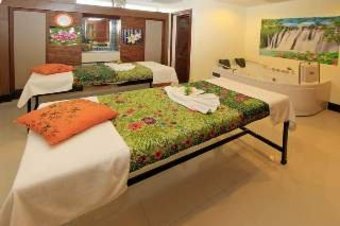 Convenient Grand Hotel Suvarnabhumi