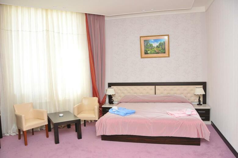 Aysberq Hotel