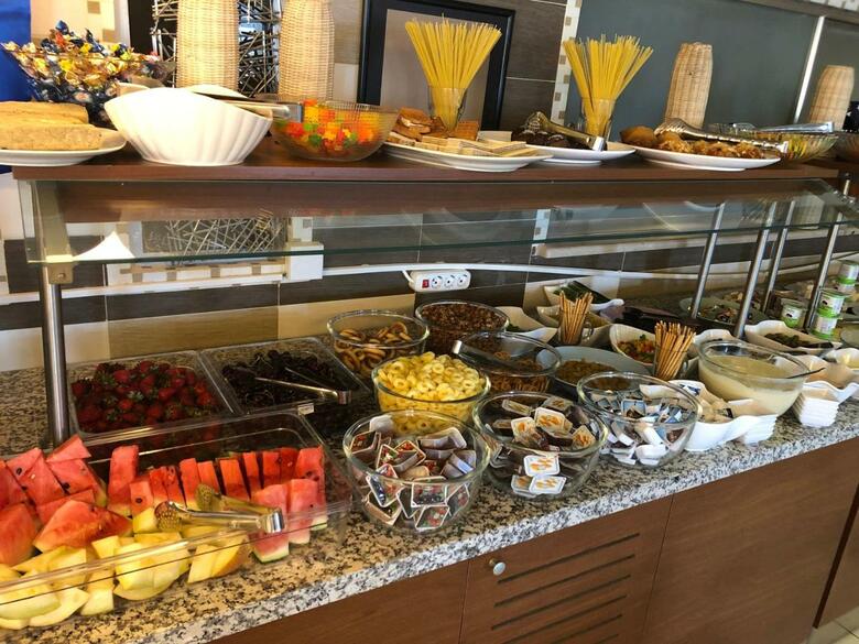 Aysberq Hotel