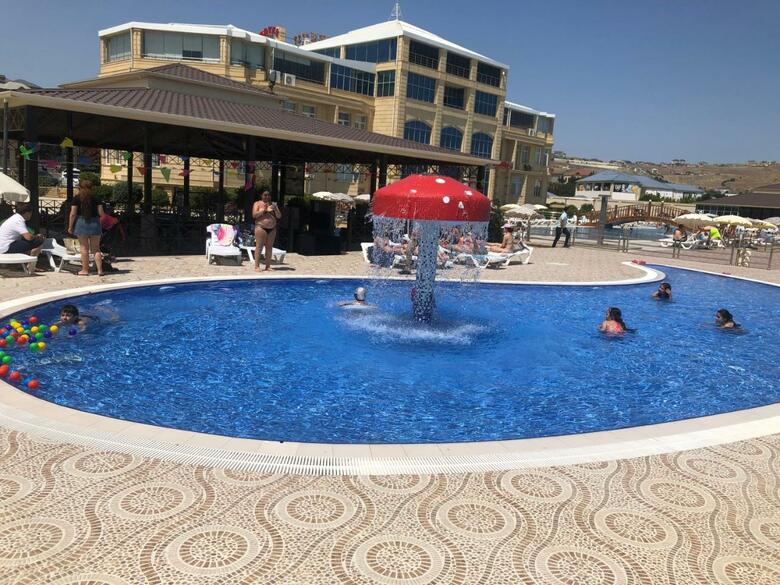 Aysberq Hotel