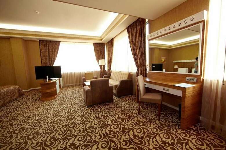 Divan Express Baku Hotel