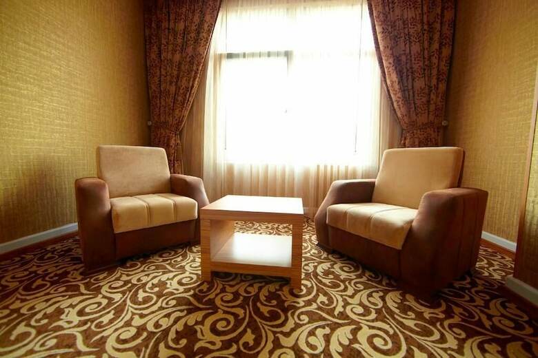 Divan Express Baku Hotel