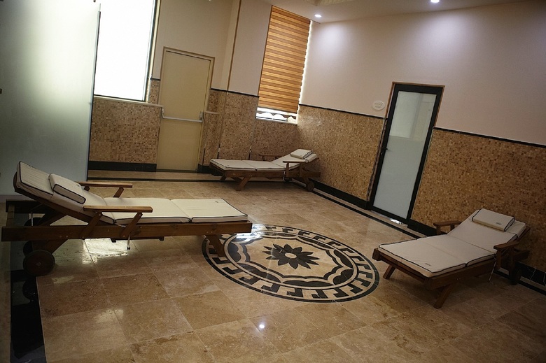 Divan Express Baku Hotel
