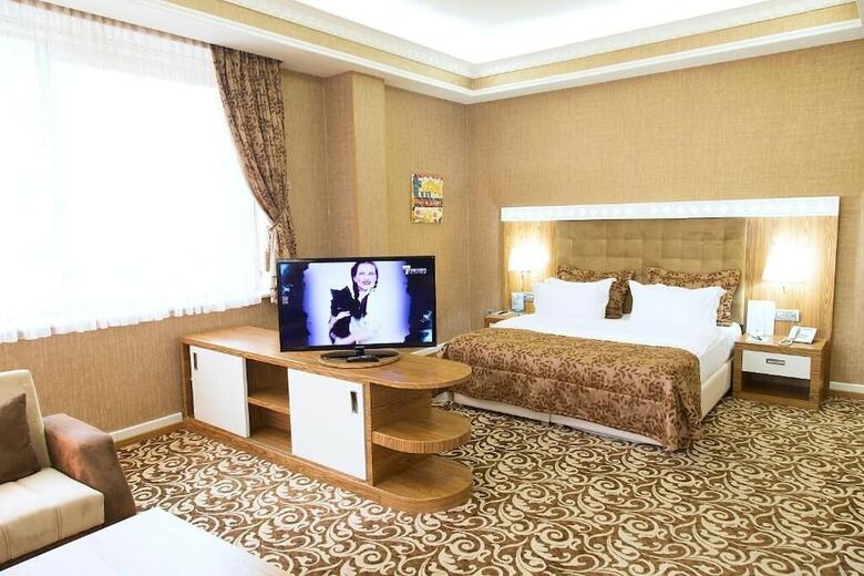 Divan Express Baku Hotel