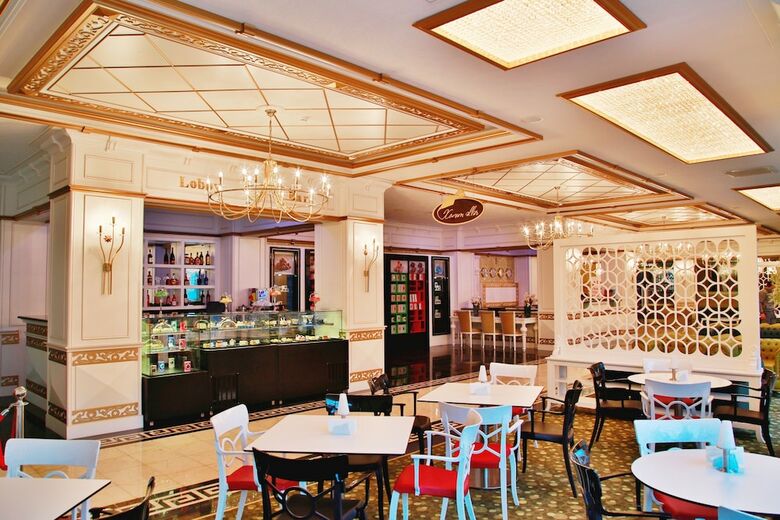 Divan Express Baku Hotel