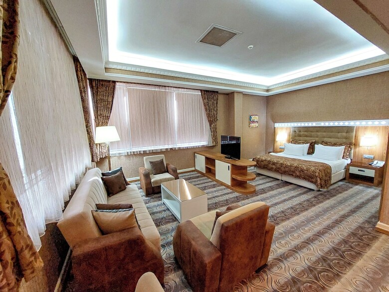 Divan Express Baku Hotel
