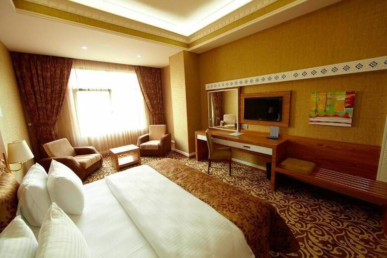 Divan Express Baku Hotel