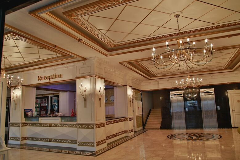 Divan Express Baku Hotel