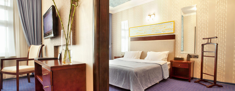 Monolit Plaza Hotel