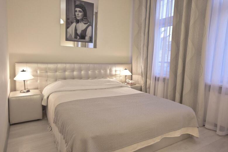 Dom Aktera Hotel