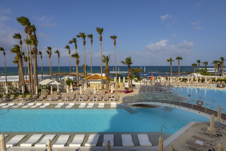 Leonardo Plaza Cypria Maris Beach Hotel & Spa