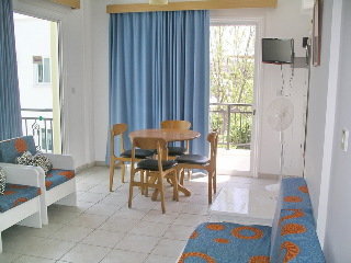 Renos Hotel Apts