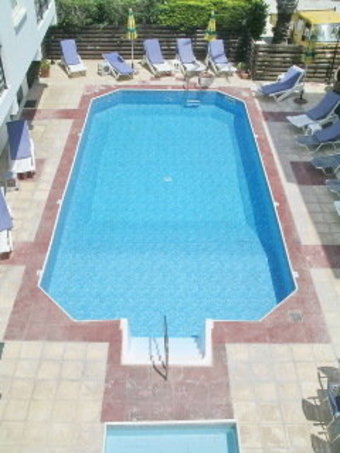 Renos Hotel Apts