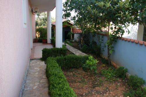 Apartments With A Parking Space Jezera (murter) - 5121