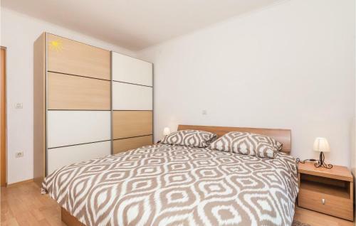Three-bedroom Apartment In Lovran