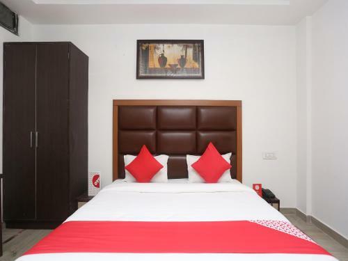 Capital O 19743 Hotel Taj Green