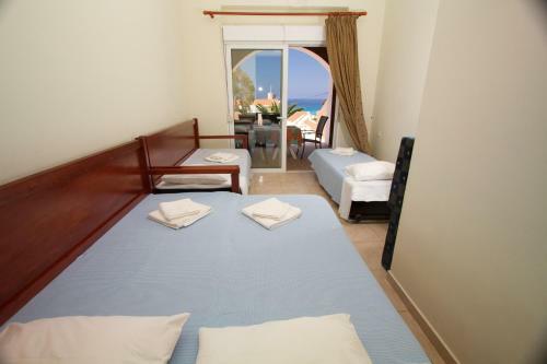 Nikos Apartments