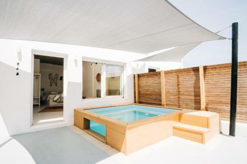Hotel Mesanto Luxury Suites