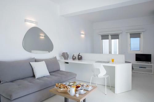 Hostal May Seven Suites - Adults Only