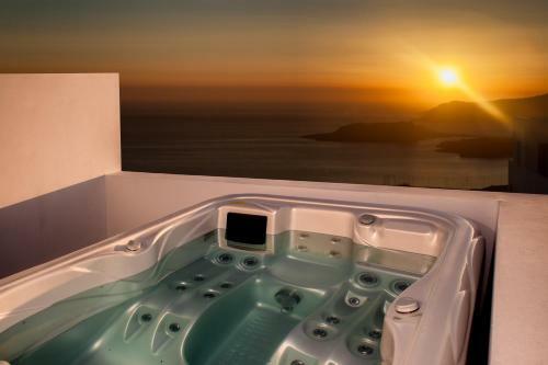 Hostal May Seven Suites - Adults Only