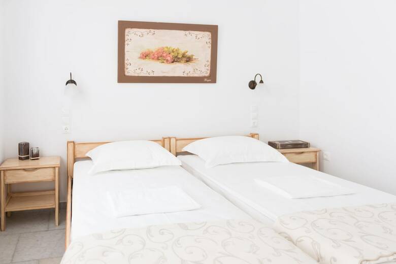 Fragias Studios & Apartments