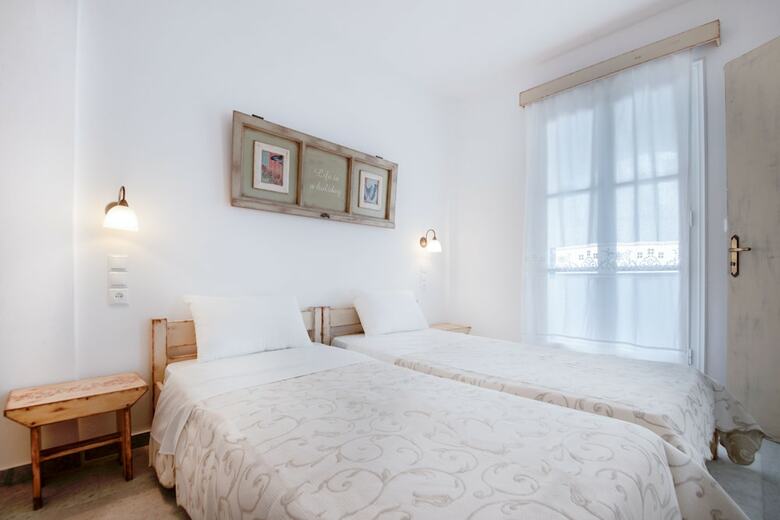 Fragias Studios & Apartments