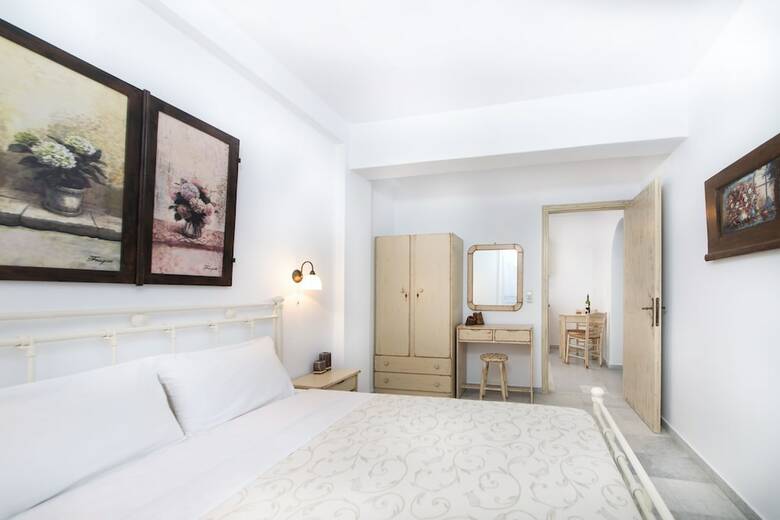 Fragias Studios & Apartments