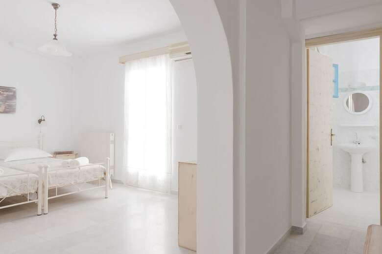 Fragias Studios & Apartments