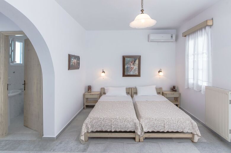 Fragias Studios & Apartments