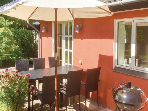 Three-bedroom Holiday Home In Asaa